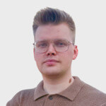 Автор - Максим Парамонов