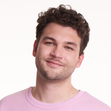 Автор - Михаил Ромашов