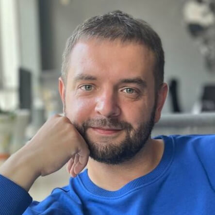 Автор - Роман Савченко